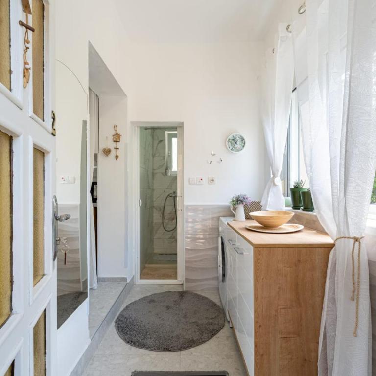 Apartments Gabi&Zdenka Tivat - One-Bedroom Apartment with Garden View - 10