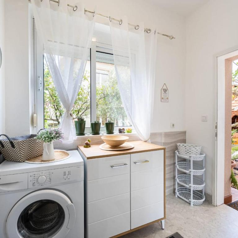 Apartments Gabi&Zdenka Tivat - One-Bedroom Apartment with Garden View - 7