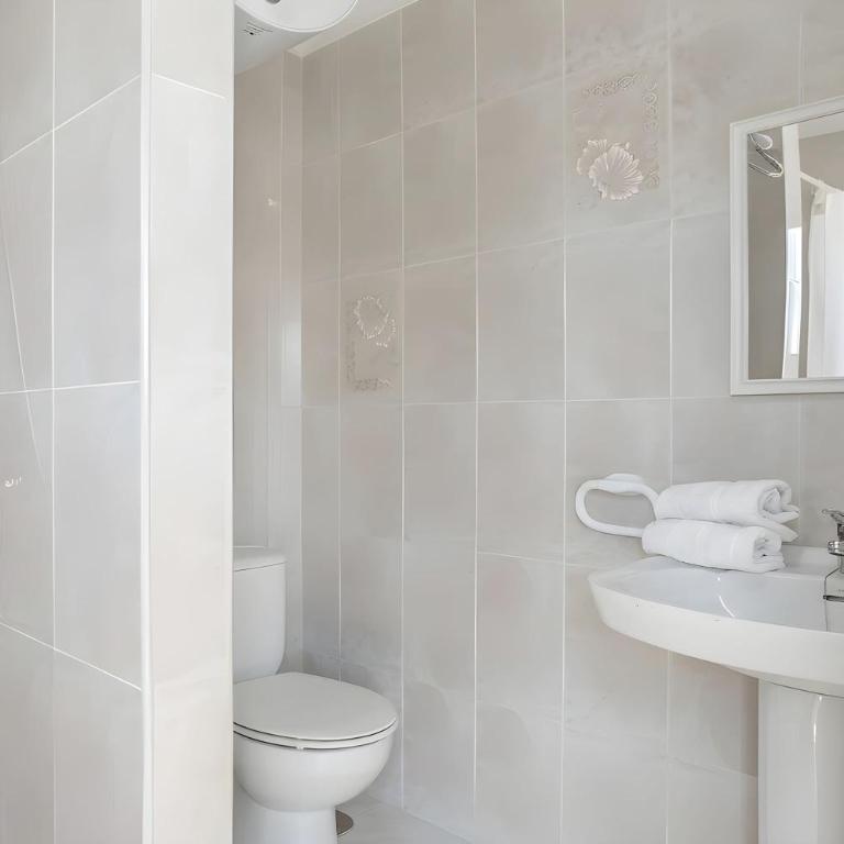 Apartamento con piscina compartida a 2 km de las playa - Appartement - 25