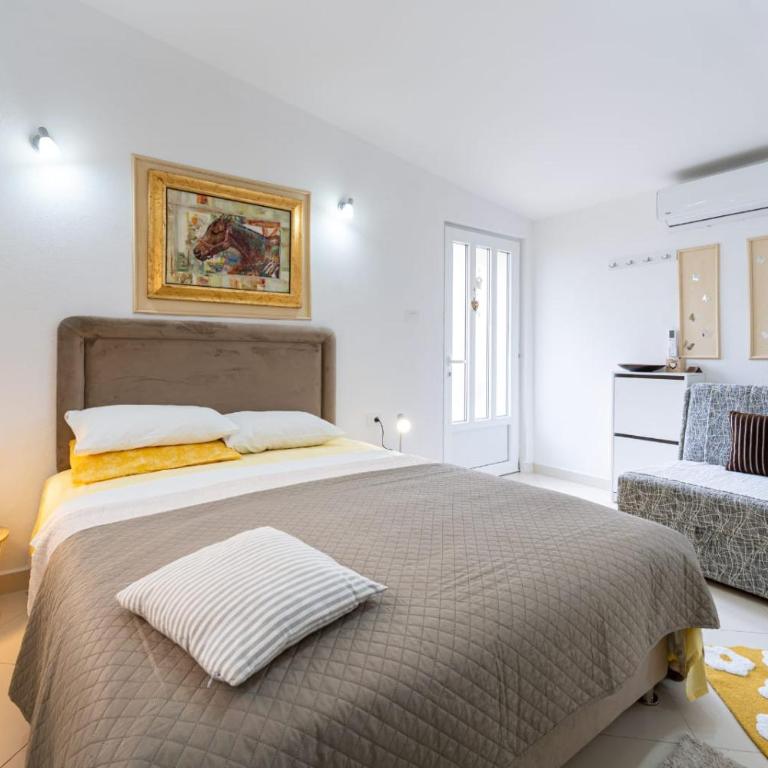 Apartments Gabi&Zdenka Tivat - Studio with Garden View - 4