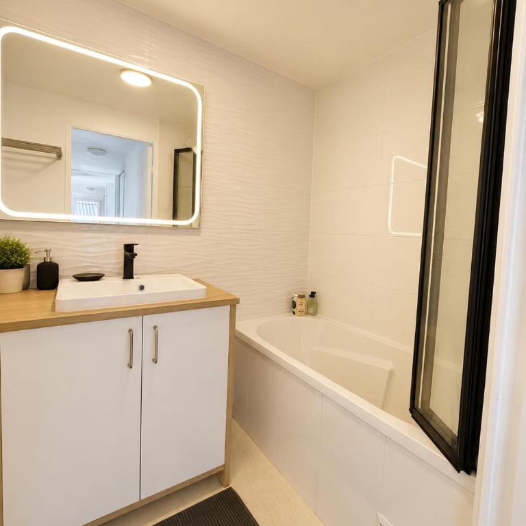 T3 Fréjus - Piscine et Tennis - Le Lagon Bleu - Apartment mit 3 Schlafzimmern - 15