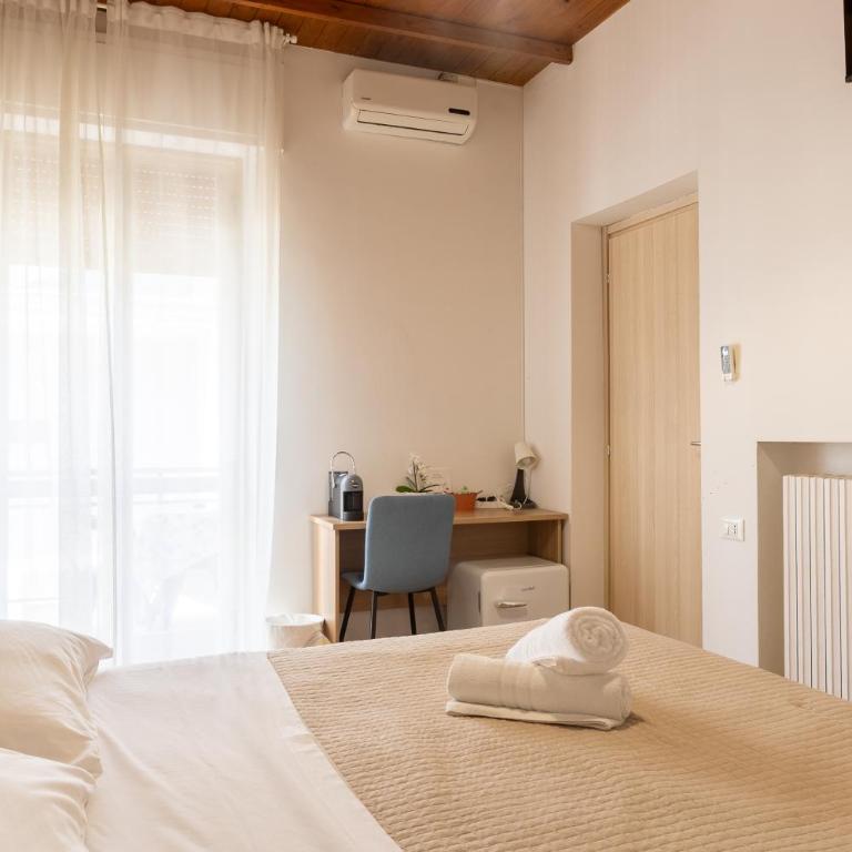 Acquacorrente Rooms - a due passi dal mare - Camera Matrimoniale con Balcone - 3