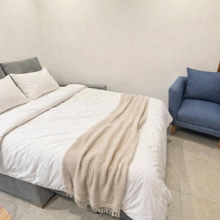 Belmonte Studios 513 by StayQuindio - Lujo en el Exclusivo Norte de Armenia, Cama King, Piscina, Parqueadero Privado - Apartamento de 1 dormitorio - 91