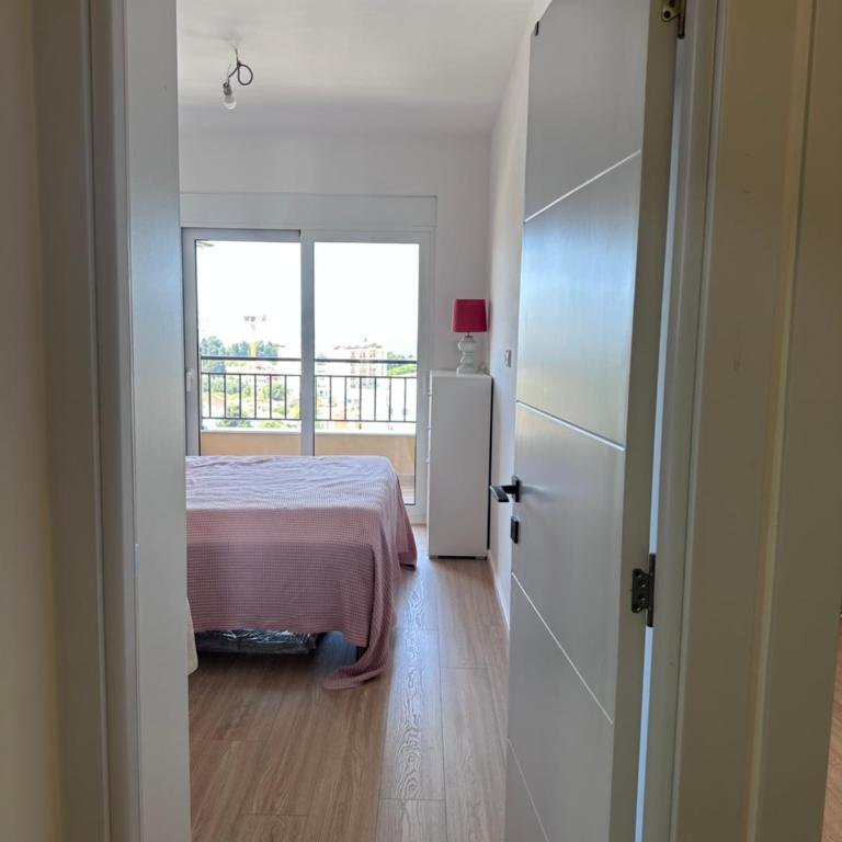 Modern Sea & City View Apartment with Parking - One-Bedroom Apartment - 2