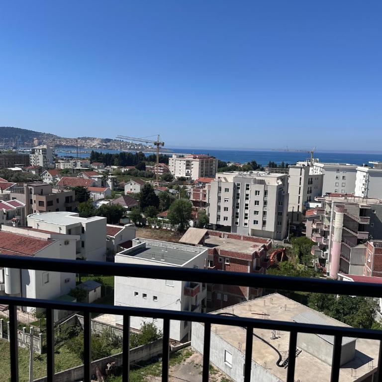 Modern Sea & City View Apartment with Parking - One-Bedroom Apartment - 18