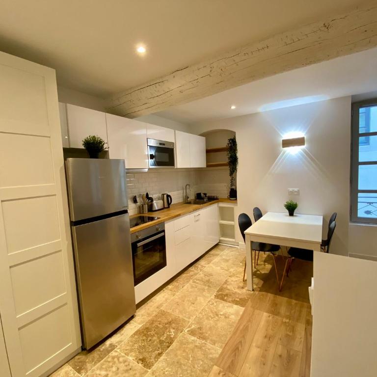 Charmant appartement à deux pas des Arènes de Nîmes - Appartamento con 1 Camera da Letto - 4
