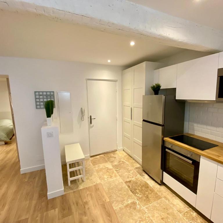 Charmant appartement à deux pas des Arènes de Nîmes - Appartamento con 1 Camera da Letto - 7