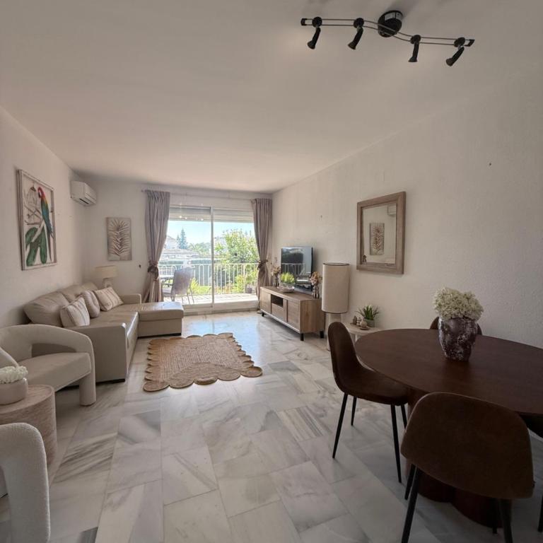 Garden apartment south facing 2 beds Benavista, Sun Gardens - Apartamento Familiar de 2 dormitorios con vistas - 1