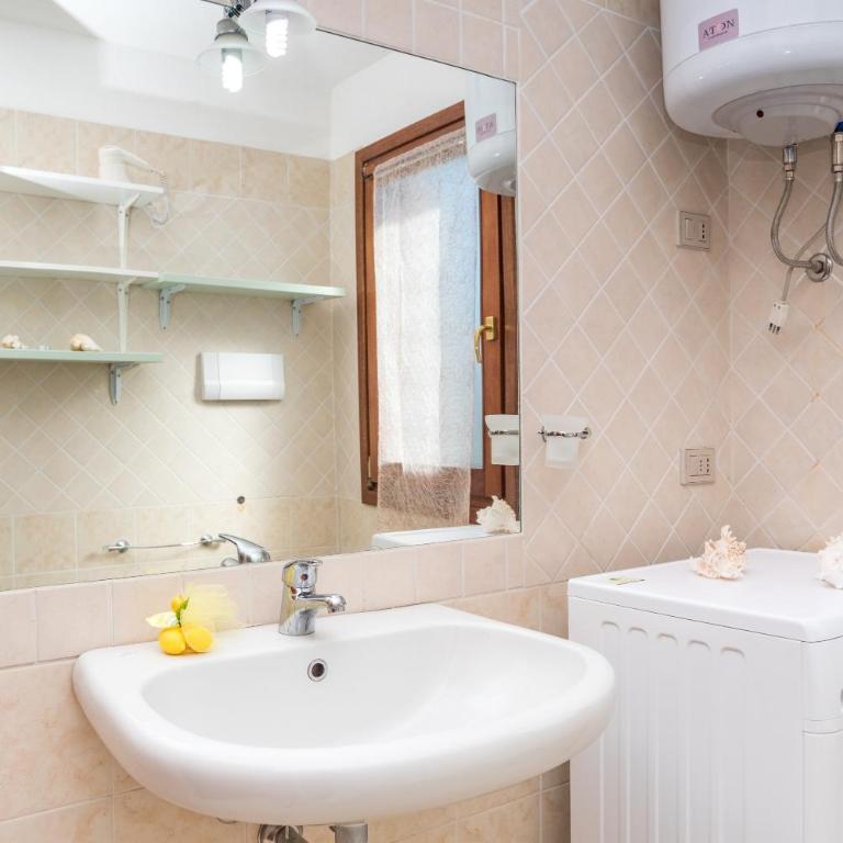 Trilocale con ampia veranda mare - Casa con 2 Camere da Letto - 14