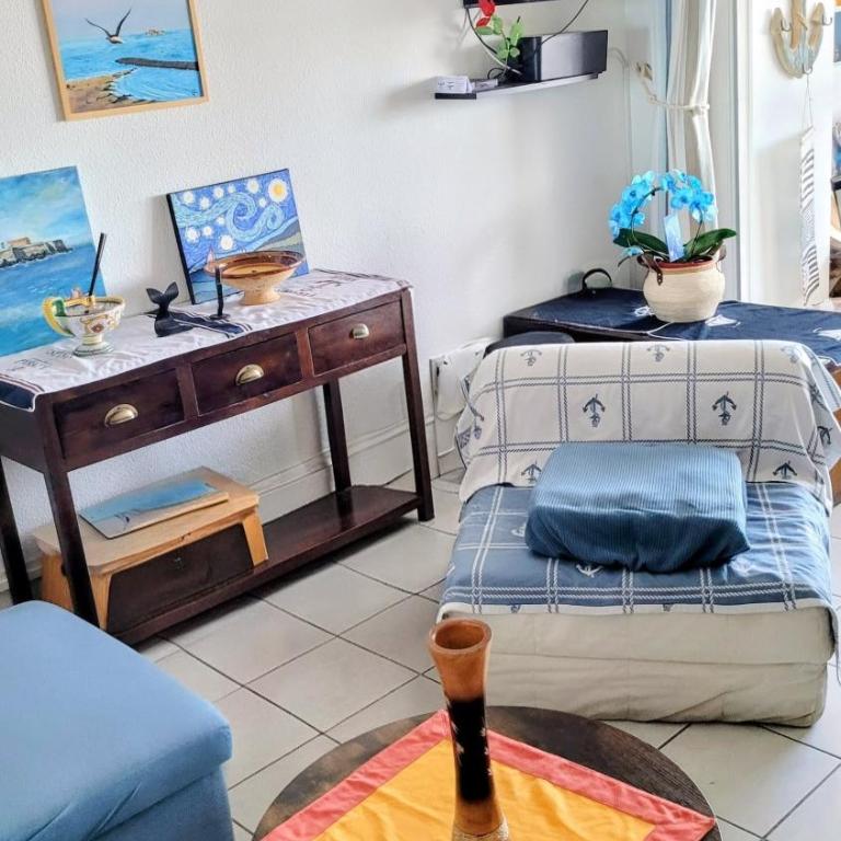 MOM' Blue Paradise Front De Mer 3 étoiles 61 m2 CAP'Diem 3 Clim - Idéal pr un Séjour de 15j ou plus ! Wifi, lit 160 - 4è Ascenseur, Parking, Piscine, Pétanque, Ping-pong - Pistes cyclables - Golf & Tennis à 10 mn - Apartment with Sea View - 21