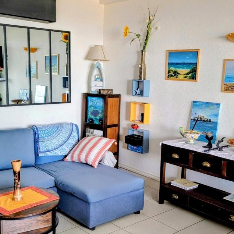 MOM' Blue Paradise Front De Mer 3 étoiles 61 m2 CAP'Diem 3 Clim - Idéal pr un Séjour de 15j ou plus ! Wifi, lit 160 - 4è Ascenseur, Parking, Piscine, Pétanque, Ping-pong - Pistes cyclables - Golf & Tennis à 10 mn - Apartment with Sea View - 11