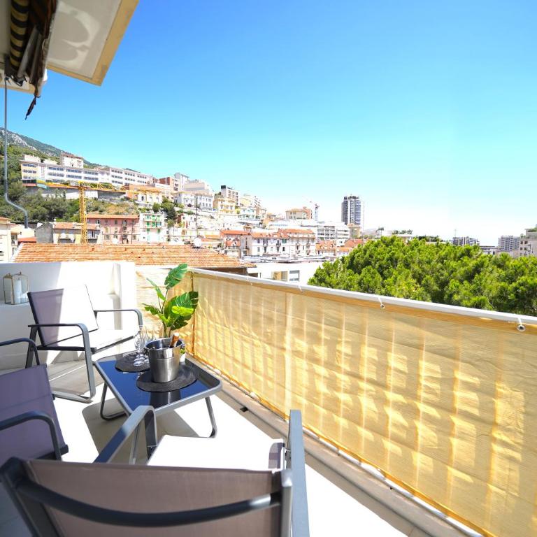 Monaco - Entire top floor with terrace and garage - Appartement - 2