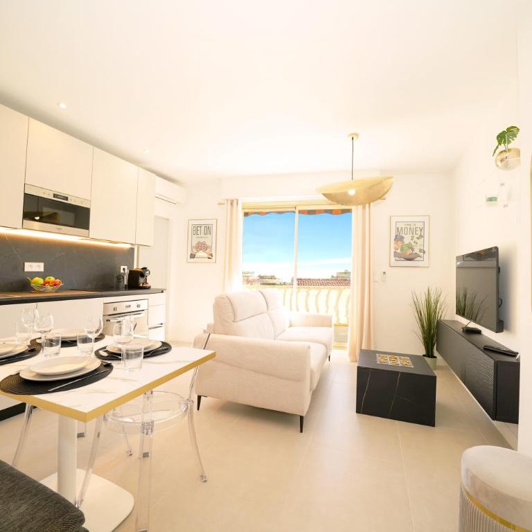 Monaco - Entire top floor with terrace and garage - Appartement - 4