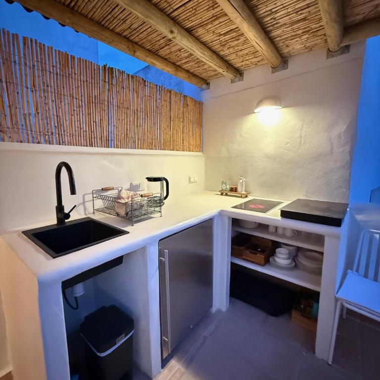 Charming Historic Townhouse with a Patio and Private Terrace in Mojácar Pueblo - Two-Bedroom House - 14