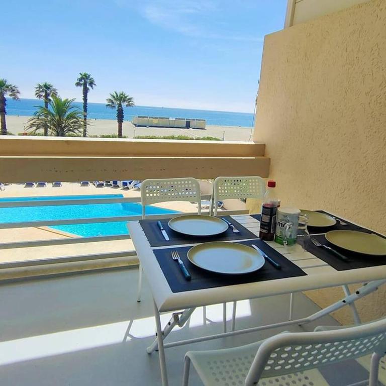 Appartement 2 pièces pour 5 pers avec piscine et parking face à la mer - FR-1-696-130 - Appartement - 8