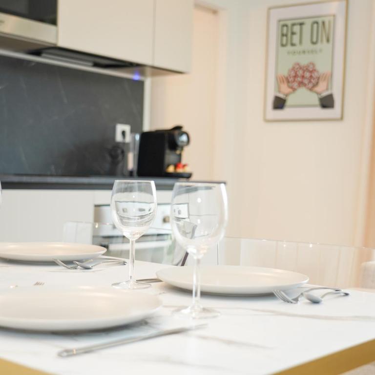 Monaco - Entire top floor with terrace and garage - Appartement - 41