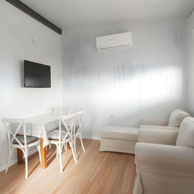 Casa con jardin y piscina con horario privada WiFi y aire acondicionado - Maison de Vacances - 11