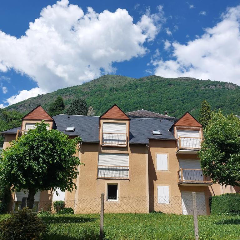 Appartement 2pers, superbe vue montagne, exposé sud, Résidence très calme, parking, 5mns à pied du centre - Appartement 1 Chambre - 8