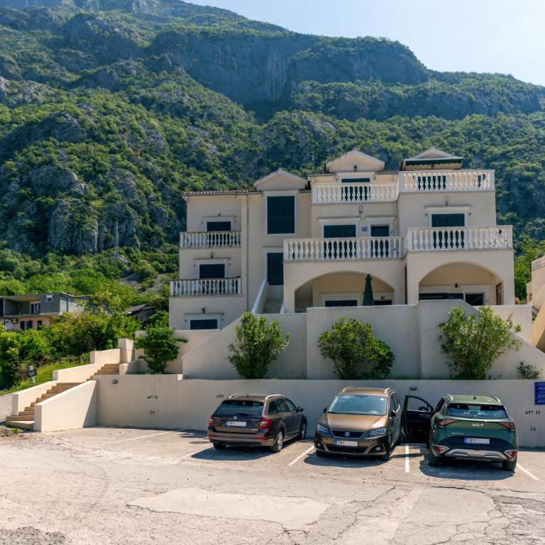 Boka bay apartments with pool - Two-Bedroom Apartment - 4