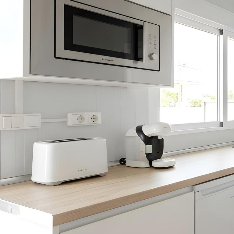 Casa con jardin y piscina con horario privada WiFi y aire acondicionado - Maison de Vacances - 21
