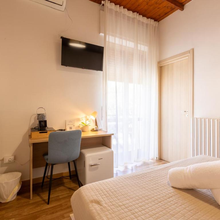 Acquacorrente Rooms - a due passi dal mare - Camera Matrimoniale con Balcone - 10