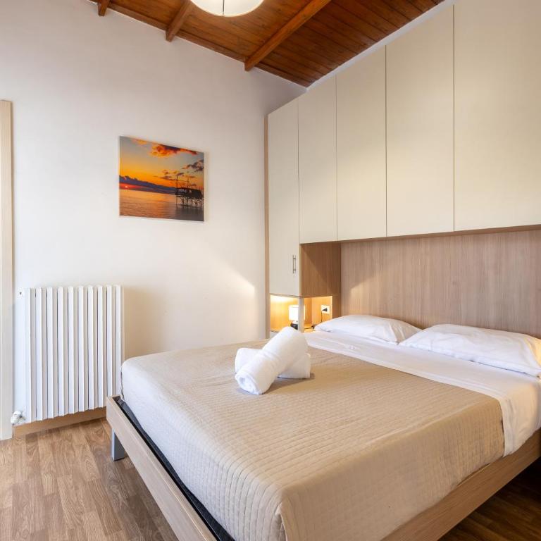 Acquacorrente Rooms - a due passi dal mare - Camera Matrimoniale con Balcone - 2
