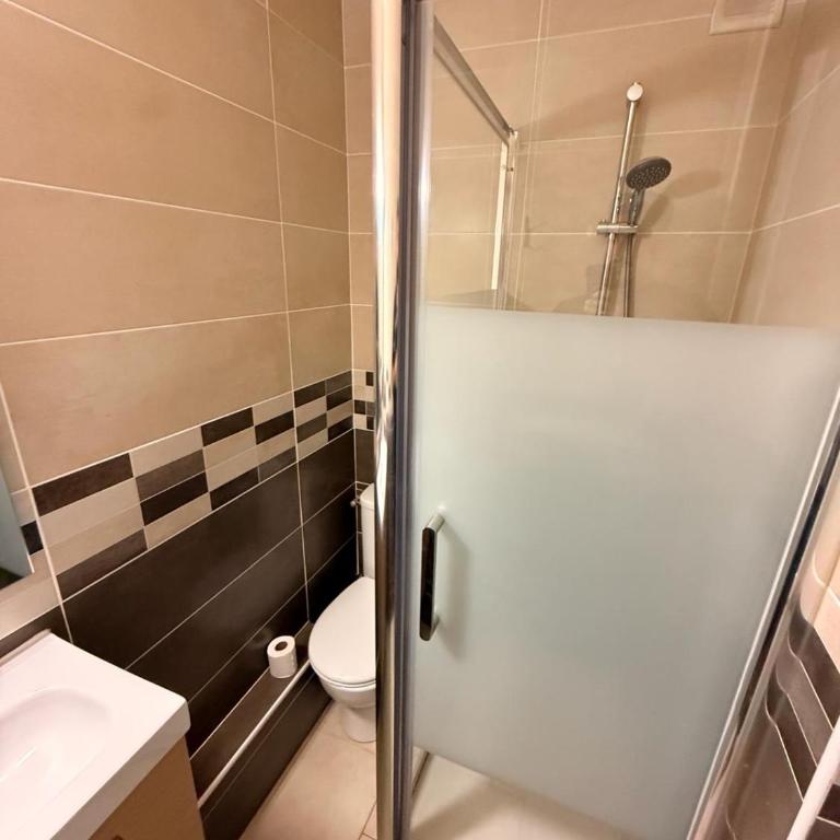 Studio aux pieds des pistes et des commerces - Appartement 1 Chambre - 9