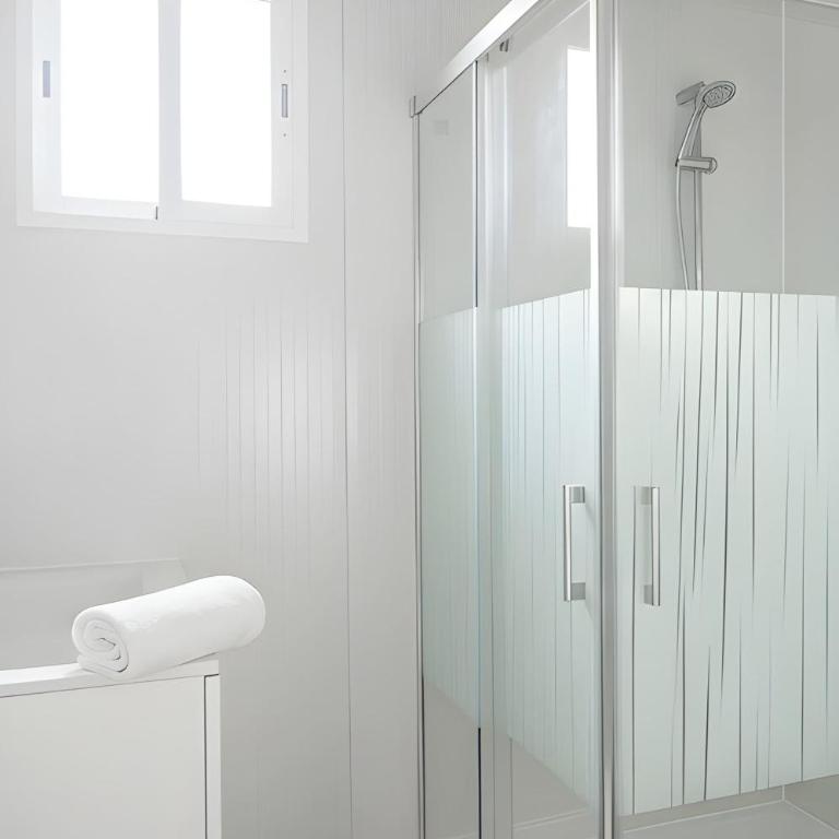 Casa con jardin y piscina con horario privada WiFi y aire acondicionado - Maison de Vacances - 23