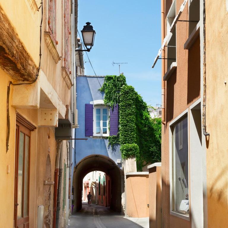 Jolie maison de ville, parking et jardin privés - Casa con 2 Camere da Letto - 30