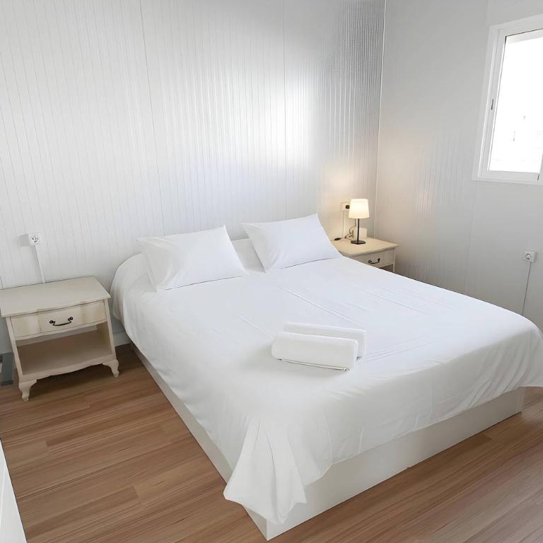 Casa con jardin y piscina con horario privada WiFi y aire acondicionado - Maison de Vacances - 24