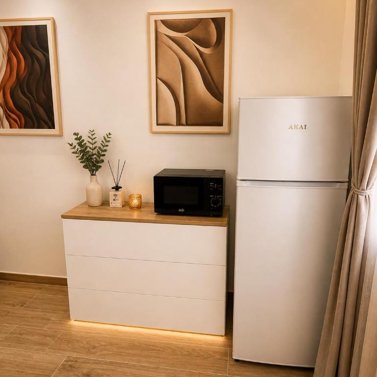 Sicily Luxury Apartments - Superior King Suite - 8