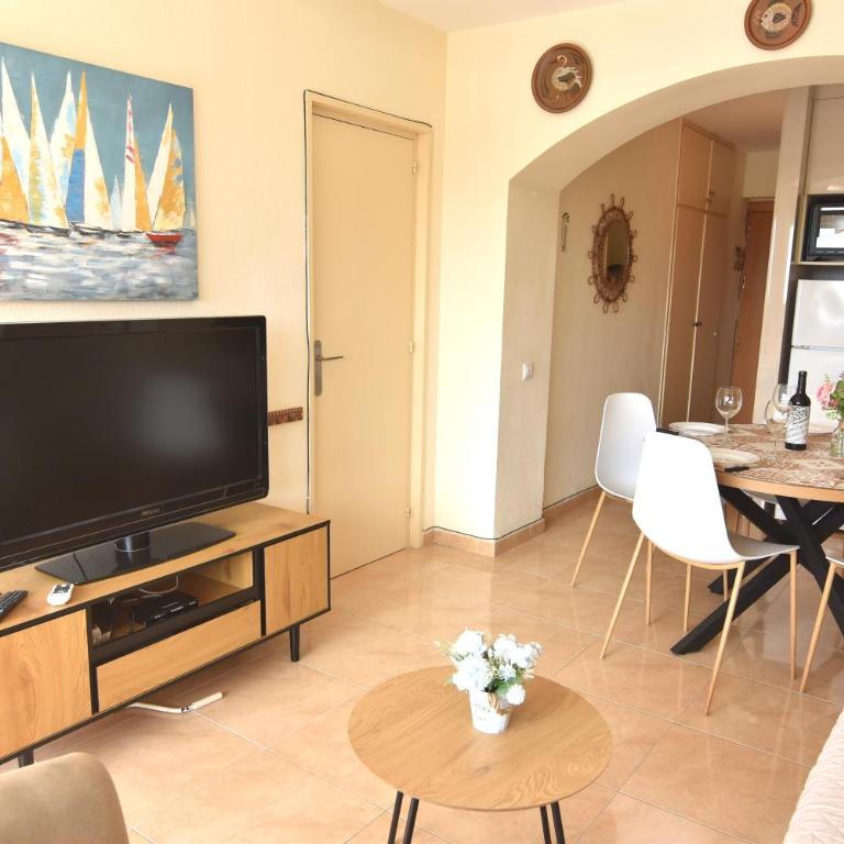 RNET - IR Studios TR 02 21 - One-Bedroom Apartment - 3