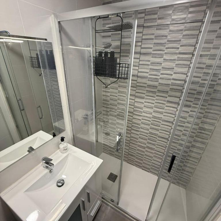 Apartment in Estrecho Lope de Haro Street - Apartamento de 2 dormitorios - 3