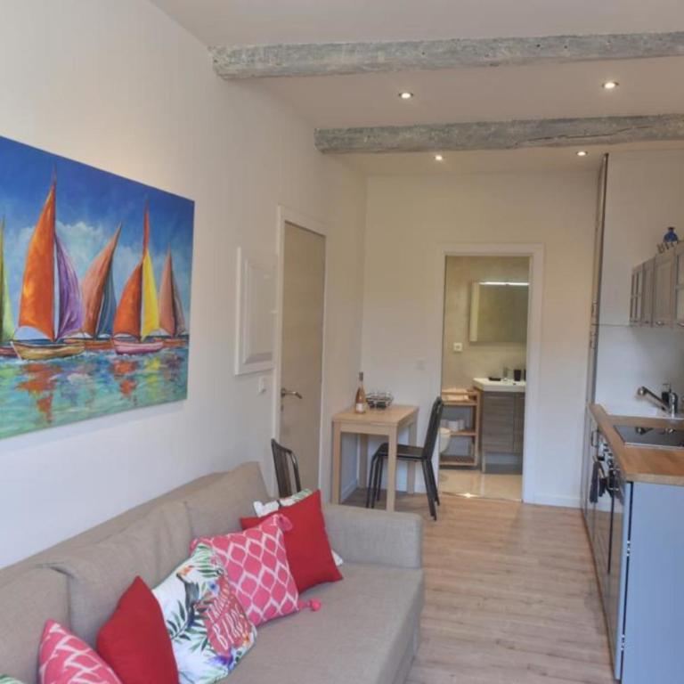 Nice T2 in the historic center of Antibes - Apartamento - 7