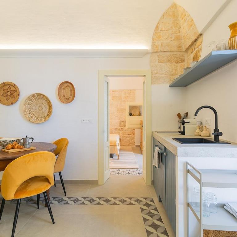 Dimora Giulia - Designer Townhouse with Balcony - Two-Bedroom House - 1