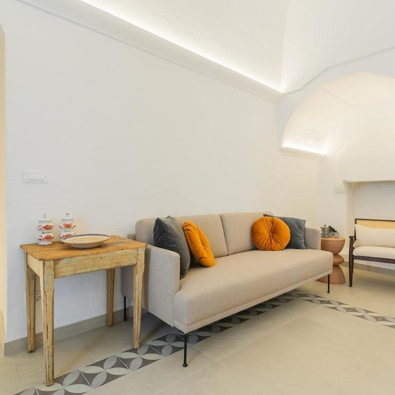 Dimora Giulia - Designer Townhouse with Balcony - Two-Bedroom House - 18