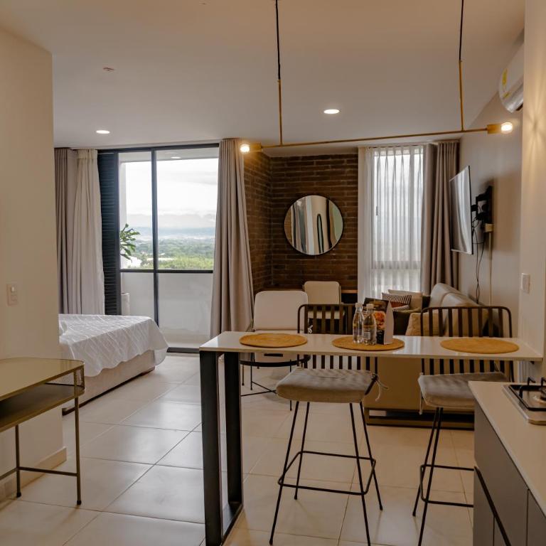 Cerritos Premium Tower & Mall - Deluxe Triple Room - 14