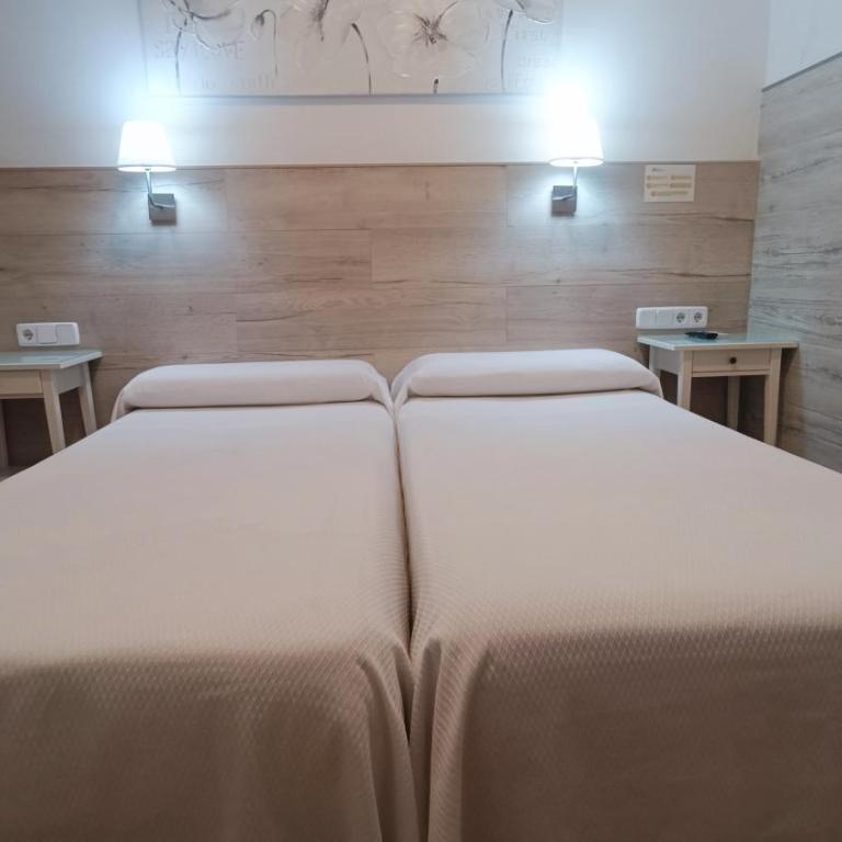 Hostal Maria Ronda - Small Twin Room - 5