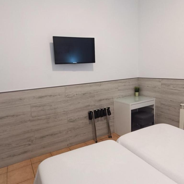 Hostal Maria Ronda - Small Twin Room - 6