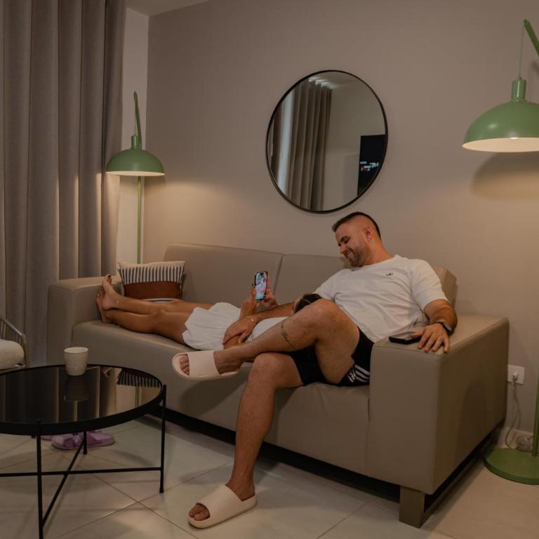 Cerritos Premium Tower & Mall - Suite Apartment - 11