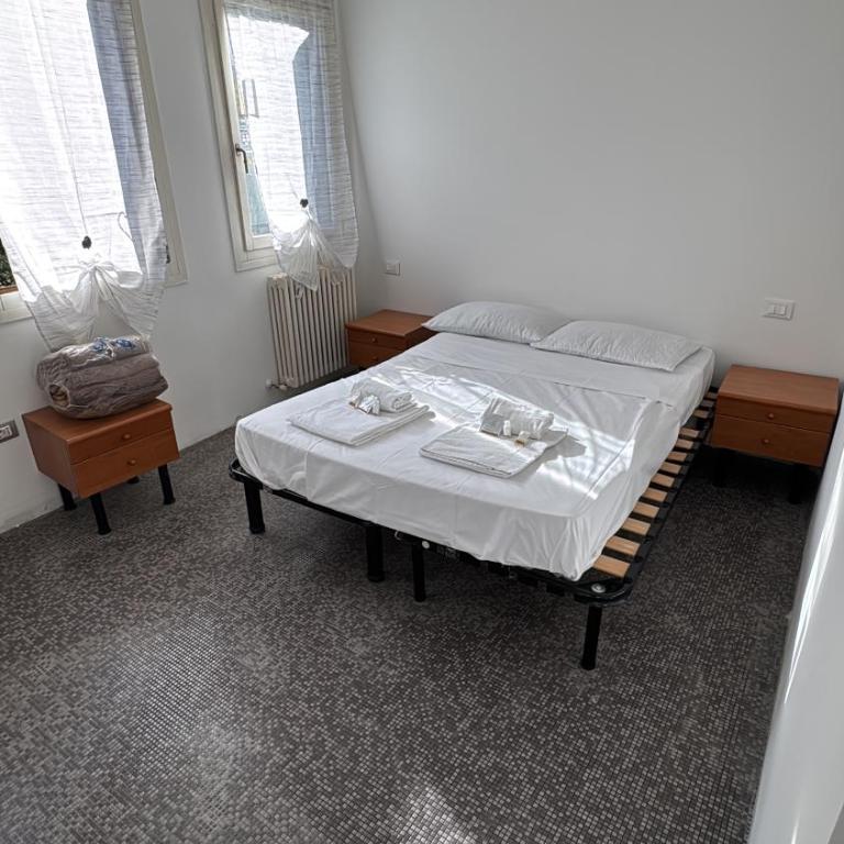 Locazione Turistica 421 - Camera Matrimoniale con Bagno Privato Esterno - 1