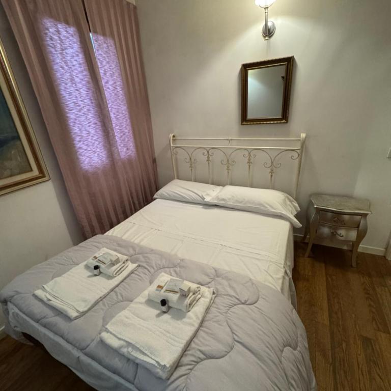 Locazione Turistica 421 - Camera Matrimoniale con Bagno Privato - 1