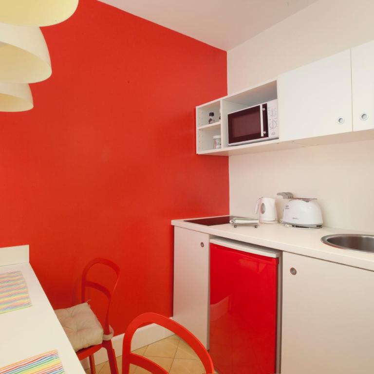 Sorrento Apartments One - Deluxe Double Room with Balcony - 4