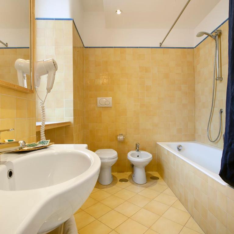 Sorrento Apartments One - Deluxe Double Room with Balcony - 5