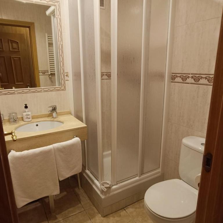Hostal Maria Ronda - Standard Twin Room - 7