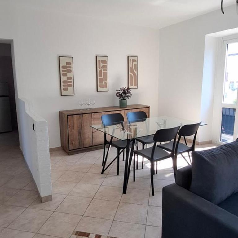 A 5 minuti a piedi dal lago maggiore e dalla stazione casArona - Appartamento con 2 Camere da Letto - 9