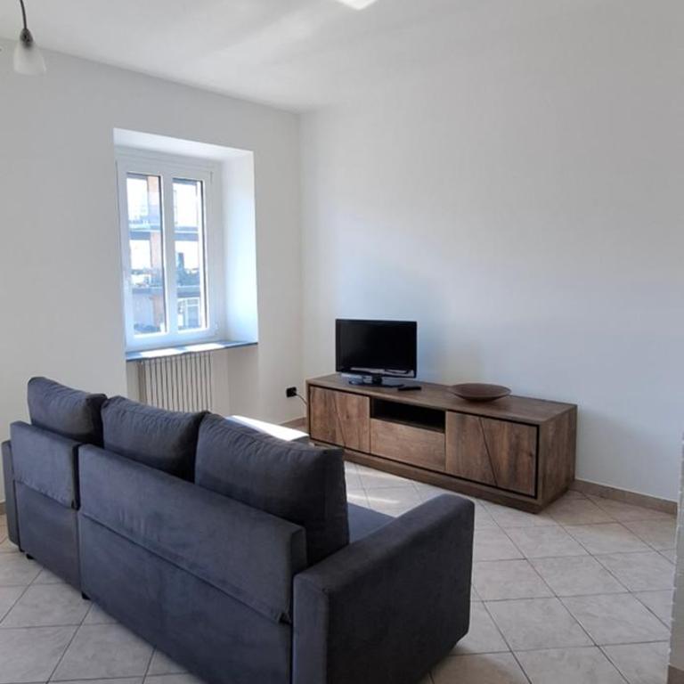 A 5 minuti a piedi dal lago maggiore e dalla stazione casArona - Appartamento con 2 Camere da Letto - 11