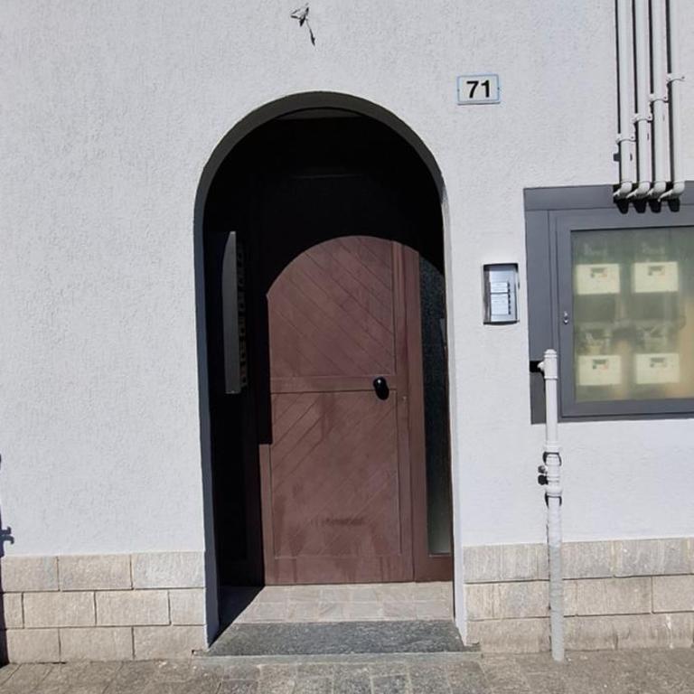 A 5 minuti a piedi dal lago maggiore e dalla stazione casArona - Appartamento con 2 Camere da Letto - 14