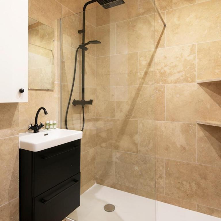 Logement pour 2 personnes aux portes du Marais - Standard Apartment - 5