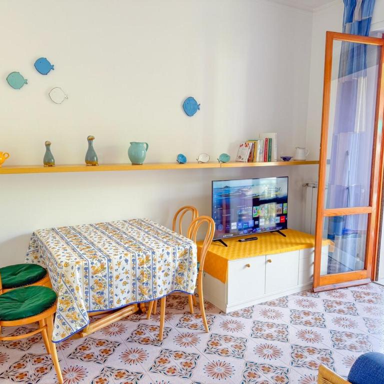 VELARIS - 2 Balconi & Relax a 10 Min dal Mare - Appartamento con 2 Camere da Letto - 3